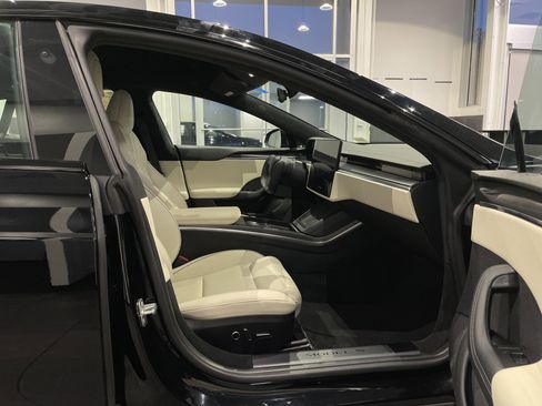 Used 2022 Tesla Model S Plaid image 58