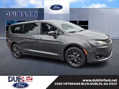 Used 2020 Chrysler Pacifica Touring w/ S Appearance Package