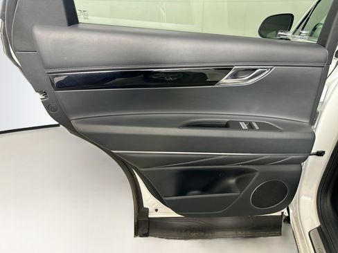 Used 2025 Genesis GV80 2.5T Standard AWD/4WD image 27