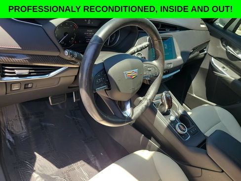 Used 2023 Cadillac XT4 Sport FWD image 7