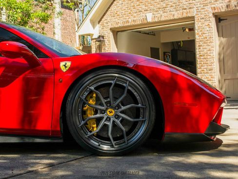 Used 2017 Ferrari 488 GTB image 11