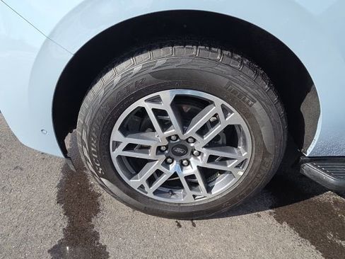 Used 2025 Ford Expedition Active image 17