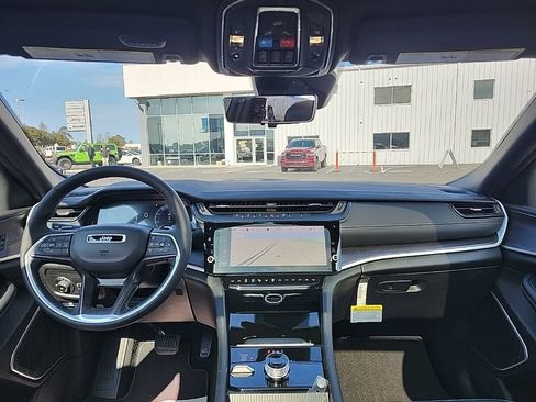 New 2026 Jeep Grand Cherokee Limited w/ Luxury Tech Group II AWD/4WD image 2