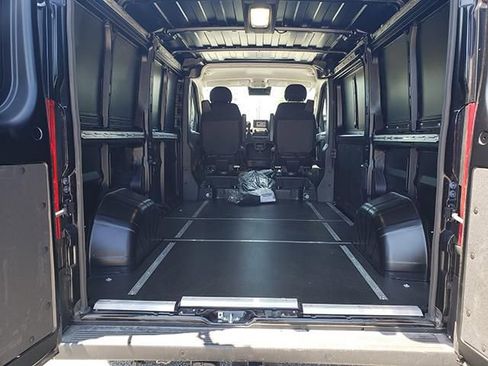 New 2024 RAM ProMaster 2500 w/ Quick Order Package 22G SLT image 12