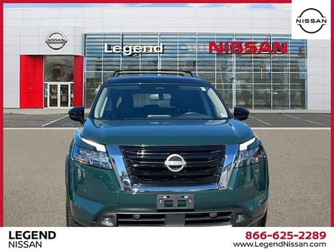 Certified 2022 Nissan Pathfinder SL image 2