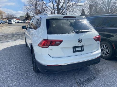 Used 2024 Volkswagen Tiguan SE image 4
