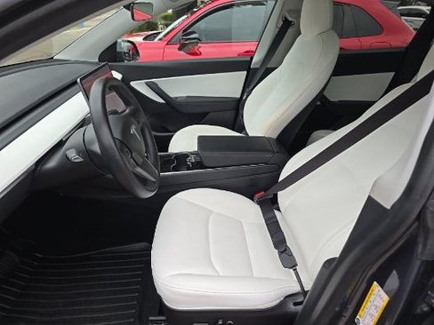 Used 2020 Tesla Model Y Long Range AWD/4WD image 10