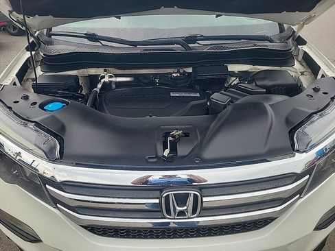 Used 2016 Honda Pilot EX image 9