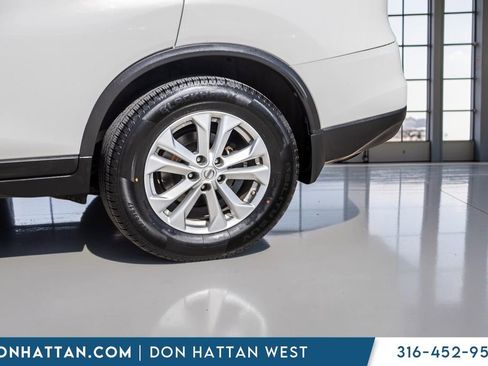 Used 2014 Nissan Rogue SV FWD image 36