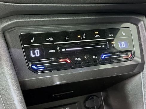 Used 2024 Volkswagen Tiguan SE R-Line image 18