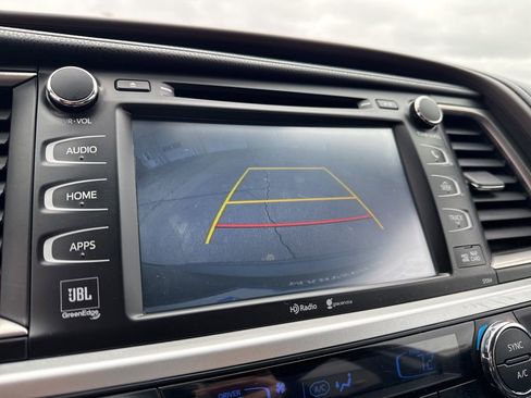 Used 2015 Toyota Highlander Limited image 23