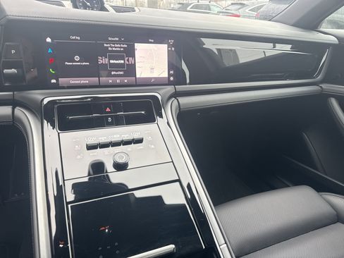 Used 2024 Porsche Panamera RWD image 22