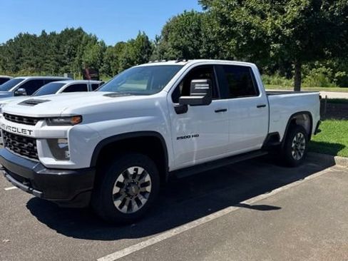 Used 2021 Chevrolet Silverado 2500 Custom w/ Custom Value Package AWD/4WD image 2