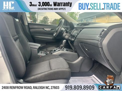 Used 2020 Nissan Rogue SV FWD image 19