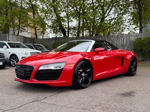 Used 2015 Audi R8 V8 w/ Extended Leather Package AWD/4WD image 3