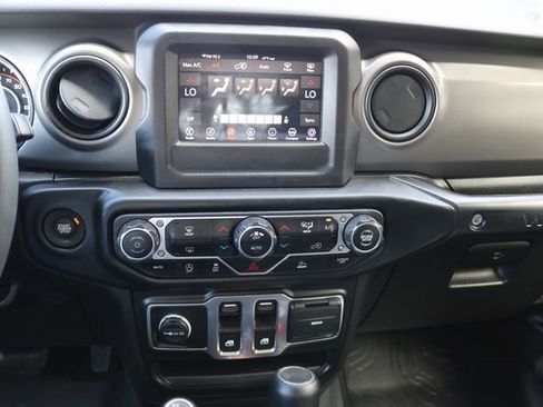 Used 2023 Jeep Wrangler Sport S image 19