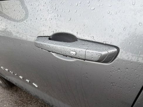 Used 2026 Chevrolet Equinox LT AWD/4WD image 28