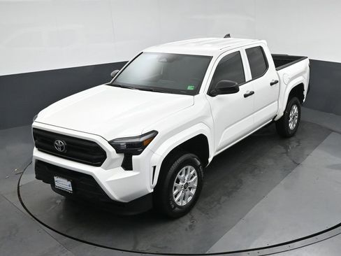 Used 2025 Toyota Tacoma SR image 60