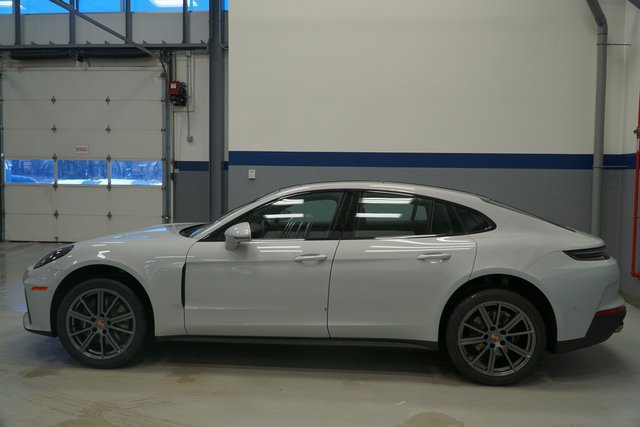 New 2026 Porsche Panamera 4 AWD/4WD image 2