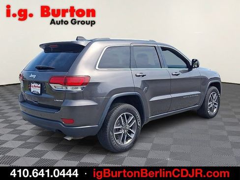 Used 2020 Jeep Grand Cherokee Laredo w/ 18" Wheel & 8.4" Radio Group AWD/4WD image 6