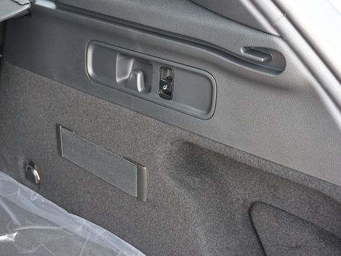 Certified 2025 Mercedes-Benz GLC 300 4MATIC image 53