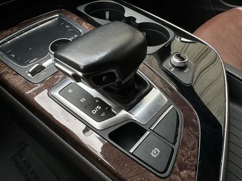 Used 2019 Audi Q7 3.0T Premium w/ Cold Weather Package image 33