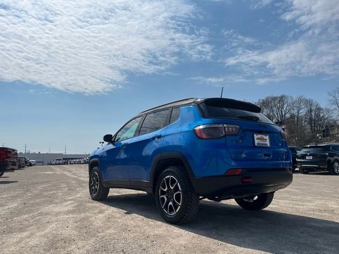 Used 2025 Jeep Compass Trailhawk AWD/4WD image 10