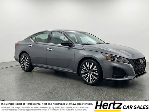 Used 2025 Nissan Altima 2.5 SV FWD image 1