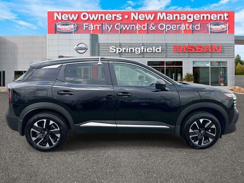 Used 2025 Nissan Kicks SV w/ SV Premium Package AWD/4WD image 4