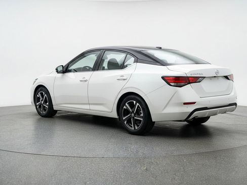 Used 2025 Nissan Sentra SV image 6
