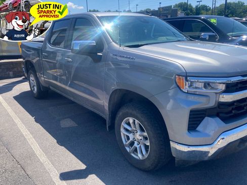 Used 2024 Chevrolet Silverado 1500 LT AWD/4WD image 2