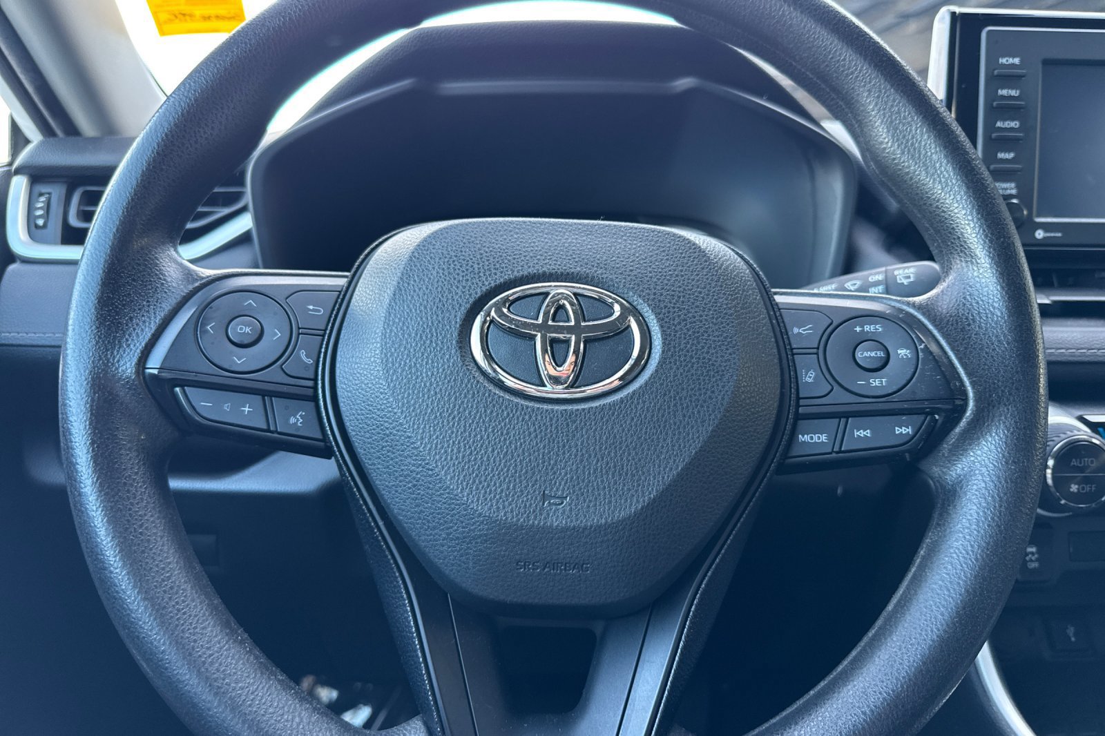 Certified 2021 Toyota RAV4 LE AWD/4WD image 27