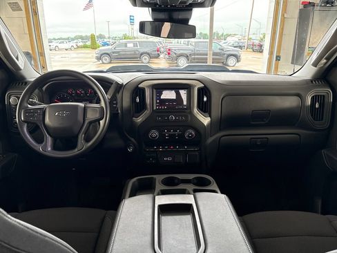 Used 2025 Chevrolet Silverado 1500 Custom Trail Boss w/ Dark Appearance Package AWD/4WD image 18
