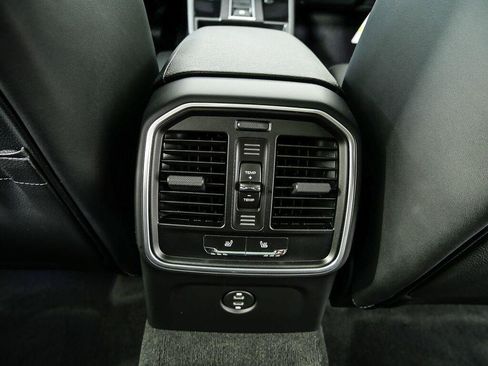 Certified 2026 Porsche Macan Turbo AWD/4WD image 20