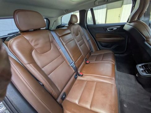 Used 2020 Volvo V60 T5 Cross Country AWD/4WD image 28