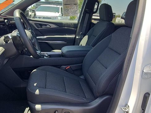 Used 2026 Chevrolet Traverse LT FWD image 18