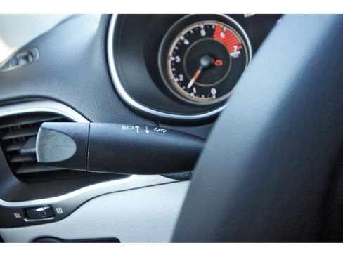 Used 2022 Jeep Cherokee Latitude Lux image 20