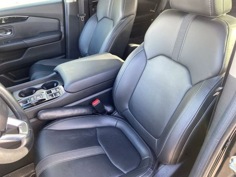 Used 2024 Honda Pilot EX-L image 11