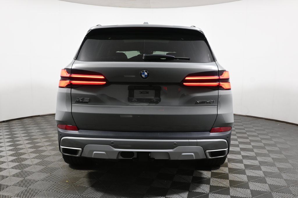 Certified 2025 BMW X5 xDrive40i w/ Parking Assistance Package AWD/4WD image 10