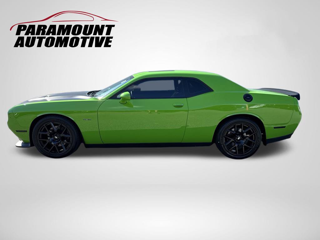 Used 2017 Dodge Challenger R/T w/ Cold Weather Group RWD image 4
