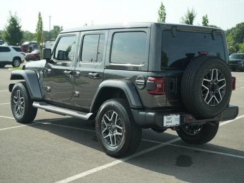 New 2026 Jeep Wrangler Unlimited Sahara AWD/4WD image 5