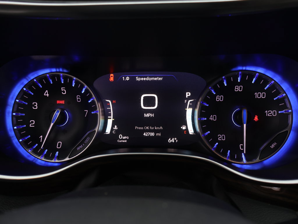 Used 2023 Chrysler Pacifica Limited FWD image 23