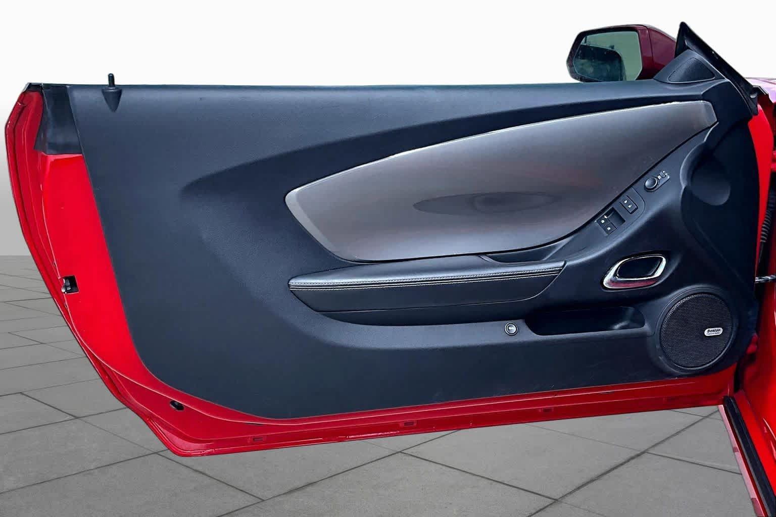 Used 2014 Chevrolet Camaro LT RWD image 15