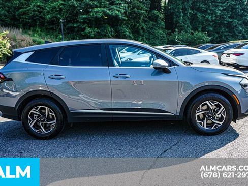 Used 2025 Kia Sportage LX FWD image 9