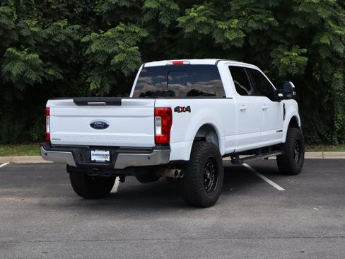 Used 2019 Ford F250 Lariat w/ Lariat Value Package AWD/4WD image 9