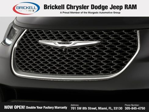 New 2026 Chrysler Pacifica Select image 10