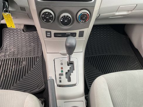 Used 2013 Toyota Corolla LE w/ Premium Pkg image 21