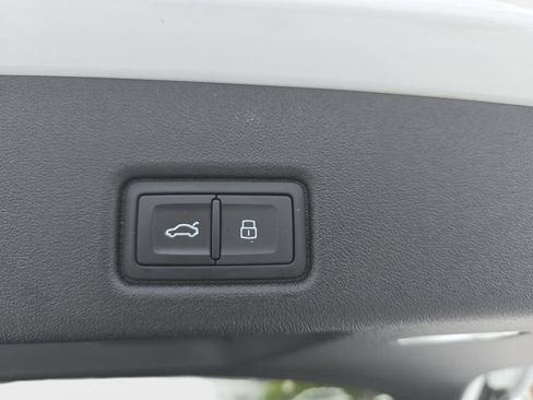 Certified 2025 Audi Q5 Premium w/ Convenience Package AWD/4WD image 24