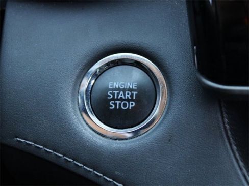 Used 2022 Toyota Highlander Limited image 25