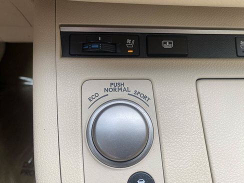 Used 2014 Lexus ES 350 w/ Luxury Package FWD image 17